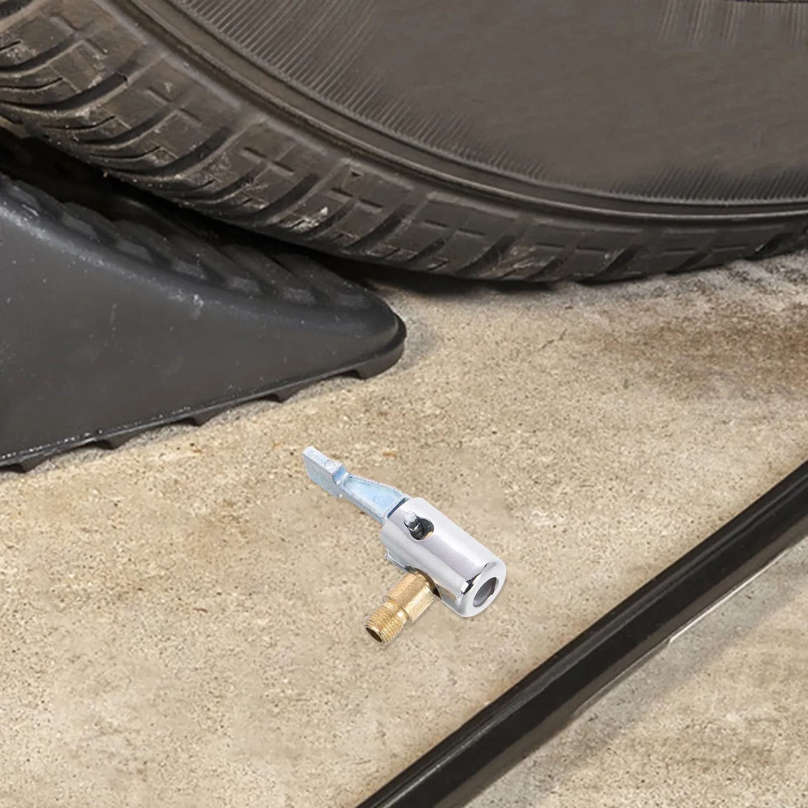 Adattatore per Pompa d'Aria Portatile con Attacco Rapido Filettato per Gonfiaggio Pneumatici di Veicoli e Biciclette, Mandrino in Ottone con Blocco