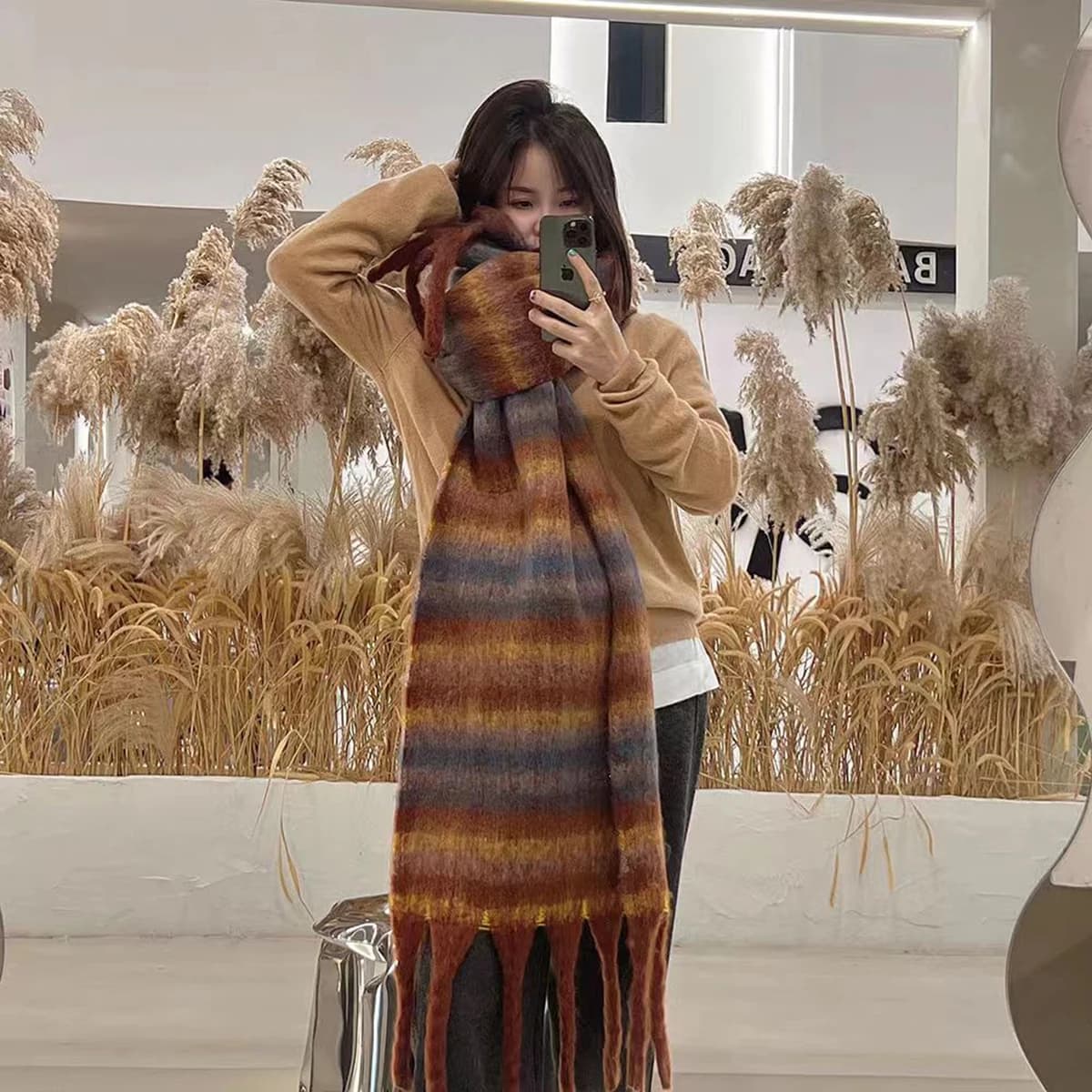 Nuova sciarpa di cashmere colorata Sciarpe con motivo a strisce morbide Sciarpe lunghe con nappe Avvolge Mohair Plaid Scialle ispessito Silenziatore invernale da donna