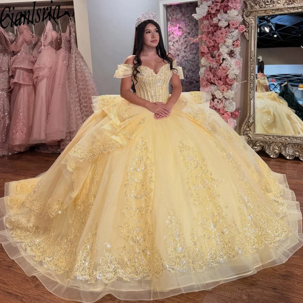 Luxury Pale Yellow Quinceanera Dresses with Crown 2026 Off Shoulder Ball Gown Glitter Tulle Beaded Lace Sweet 16 Prom Vestidos