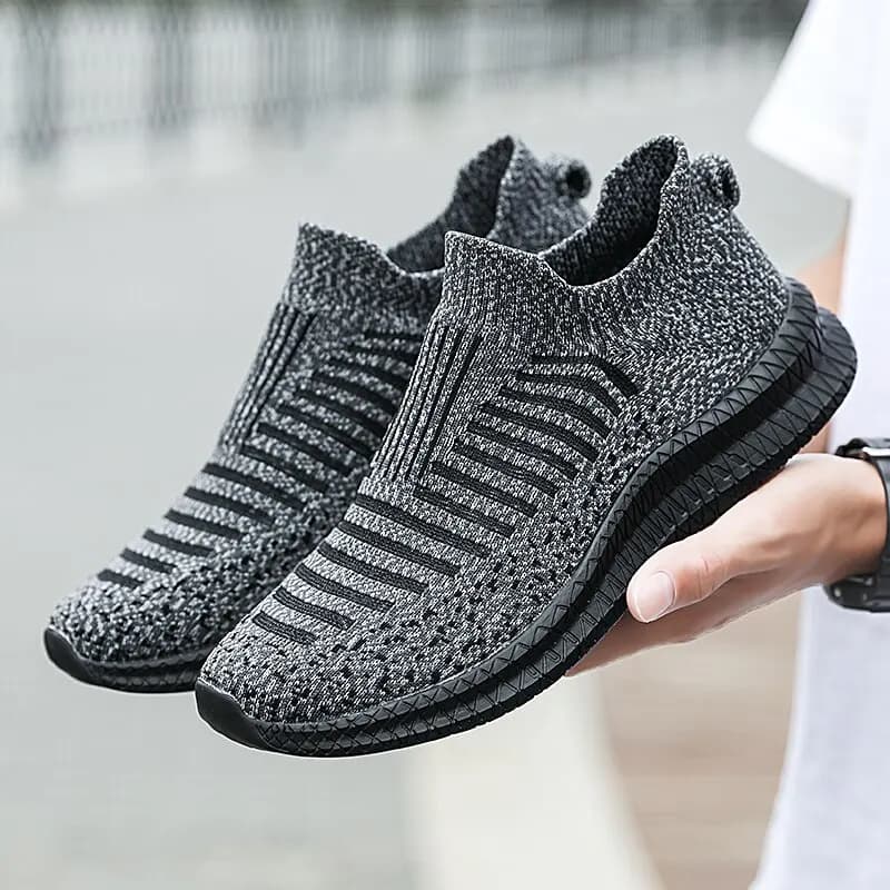 Scarpe da uomo Sneakers da uomo traspiranti Scarpe da corsa comode Tenis Outdoor Slip On Sneakers da passeggio Calzino Scarpe da jogging