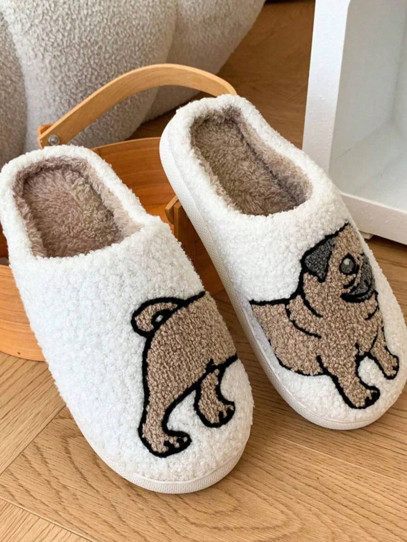 Pantofole in Peluche Ricamate con Coppia di Pug, Calde e Antiscivolo con Fodera in Pile Invernale, Suola Morbida Traspirante per Interni ed Esterni, Casa e Dormitorio