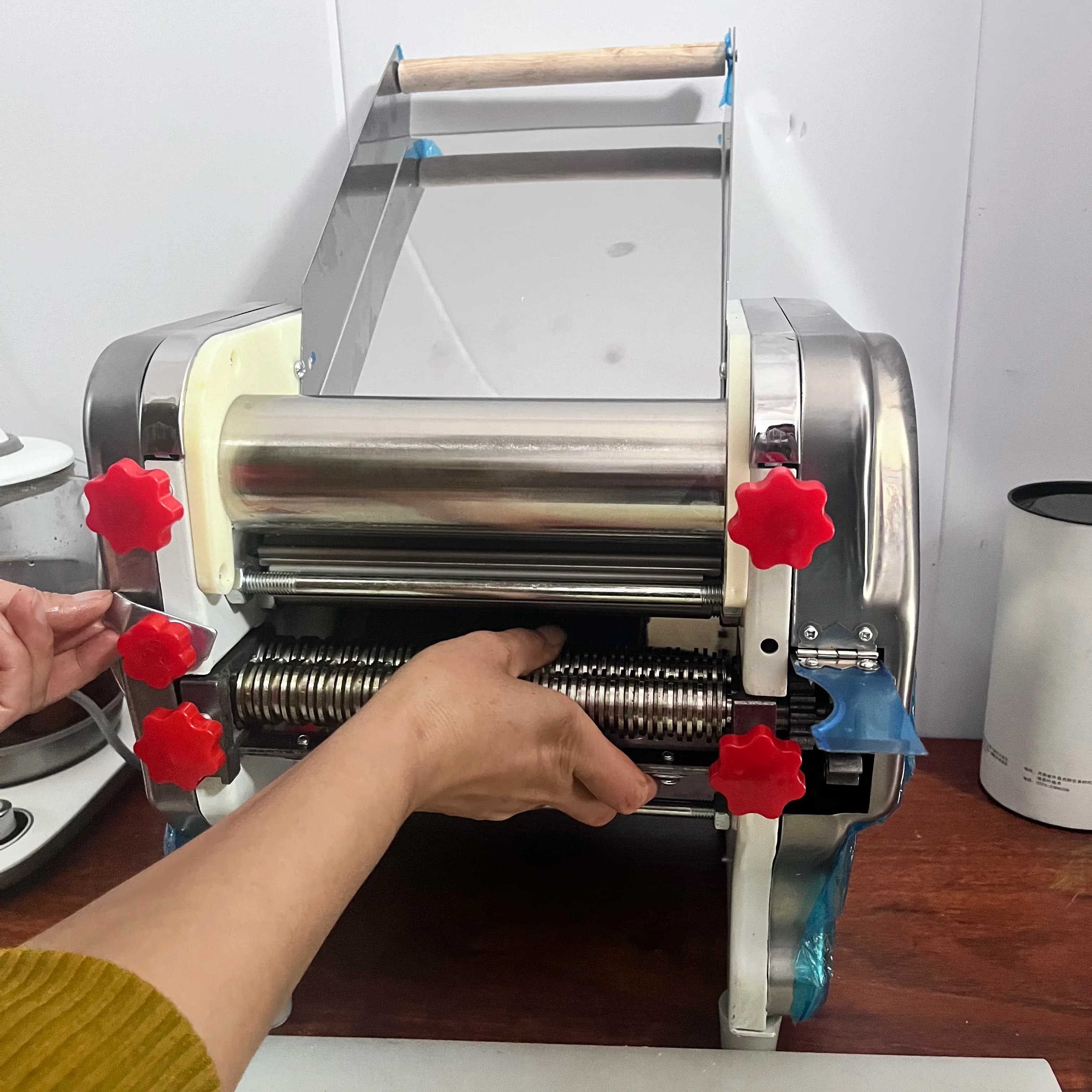 Macchina per la produzione di pasta per spaghetti e ciglia in acciaio inossidabile per pasta elettrica calda