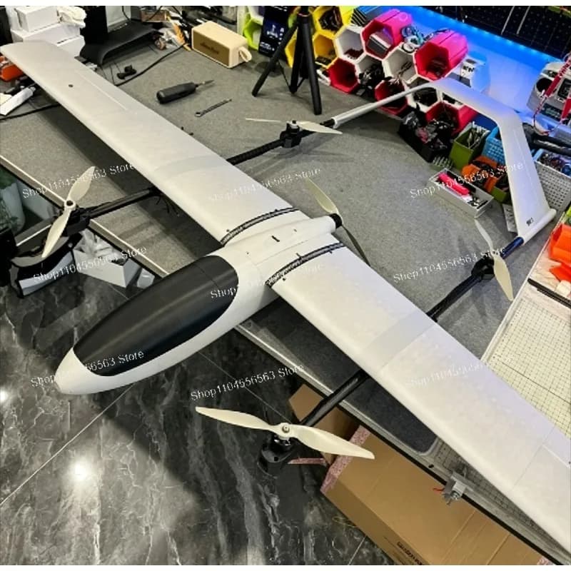 Modello di aereo stampato in 3D con apertura alare di 2 metri, drone FPV 4+1 con sospensione fissa, Cobra con decollo e atterraggio verticale