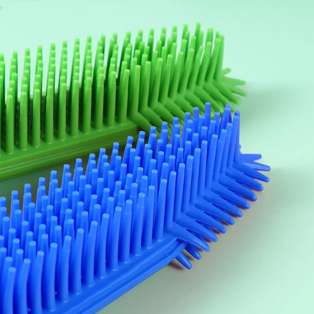 2 pezzi Spazzola in silicone verde e blu per la rimozione dei peli, pulizia e massaggio, strumento durevole per la pulizia degli animali domestici, pettine per toelettatura cani, spazzola in silicone per cani