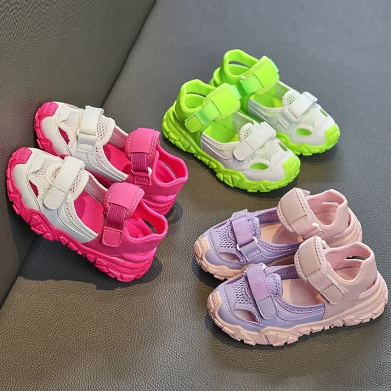 Kids Sports Sandals for Girls Breathable Boy sneaker in Network Casual Beach Shoes Fashion Digs Out Flat Non-slip Tenis Female