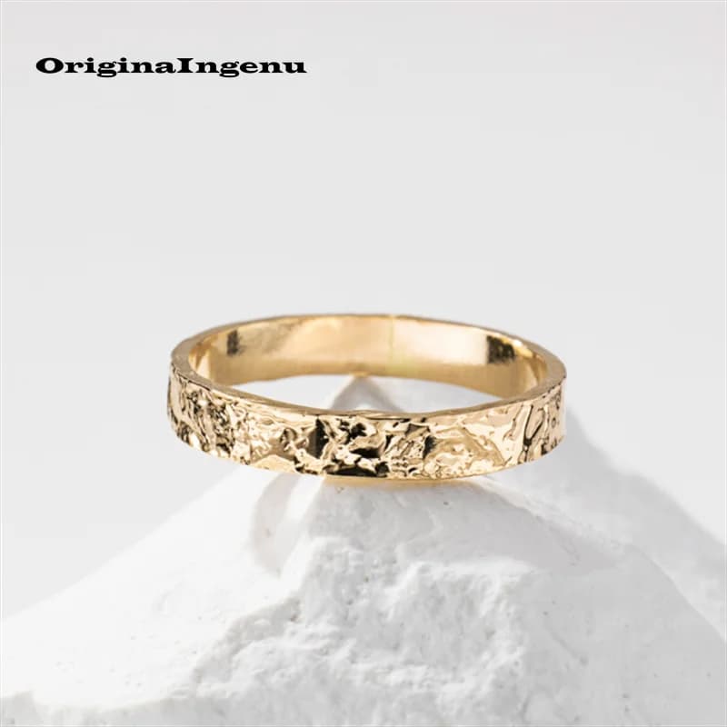 Hand-made hammered ring filled with 14K gold stackable ring customized jewelry resistant to enclosure jewelry delicate simple waterproof jewelry