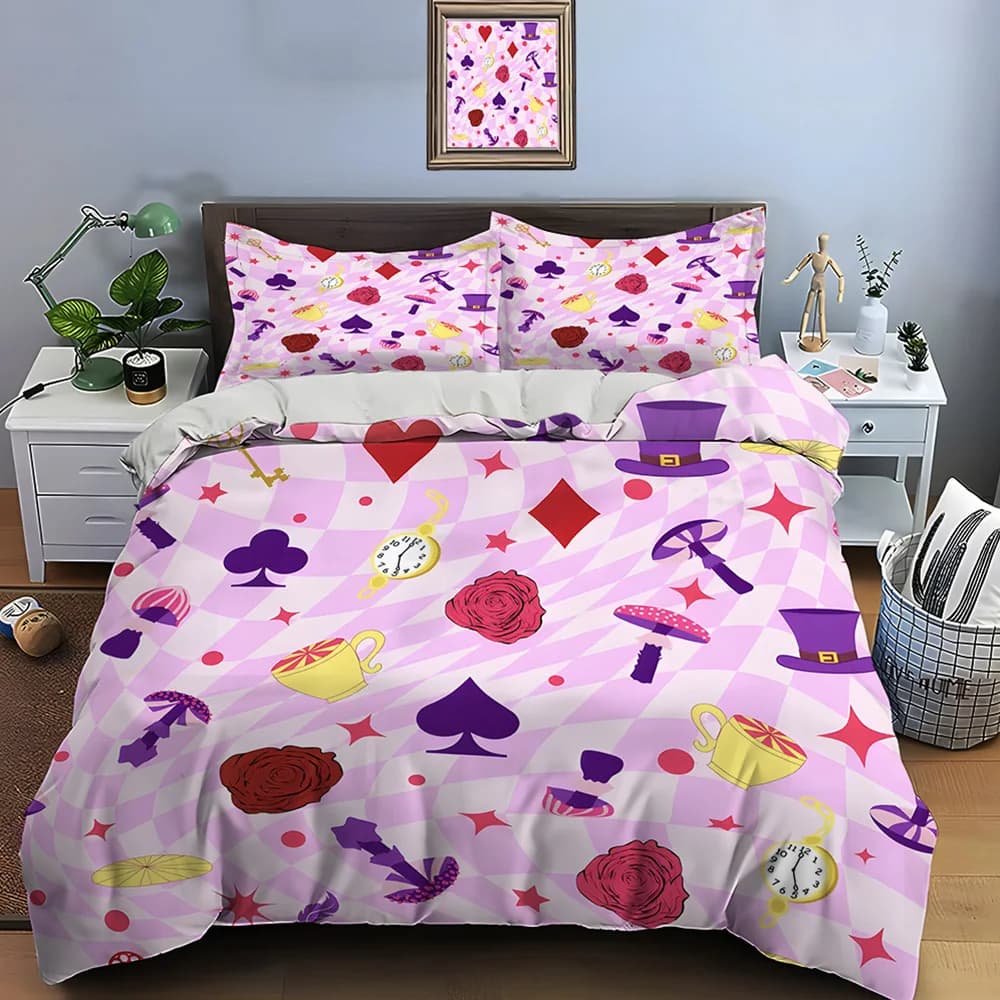 Set di Biancheria da Letto Dream World con Stampa Carte Magiche, Cappello e Orologio, 1 Copripiumino e 2 Federe per Adulti e Bambini, Regalo di Lusso, Misura Completa
