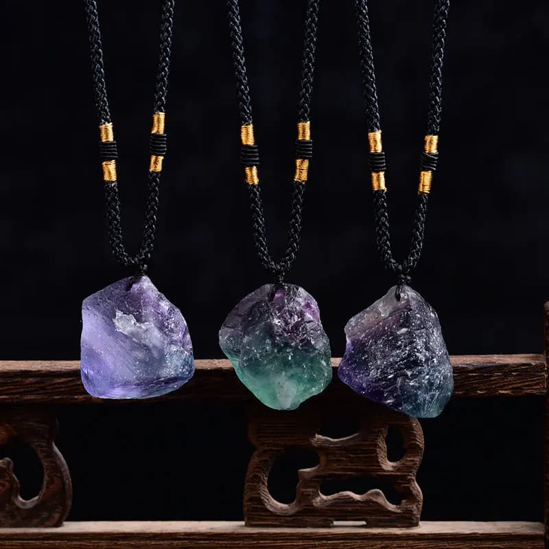 Ciondolo in Fluorite Arcobaleno Naturale Grezzo, Pendolo Curativo per Chakra, Collana in Quarzo, Gioiello Reiki per Uomo e Donna, Regalo Artigianale