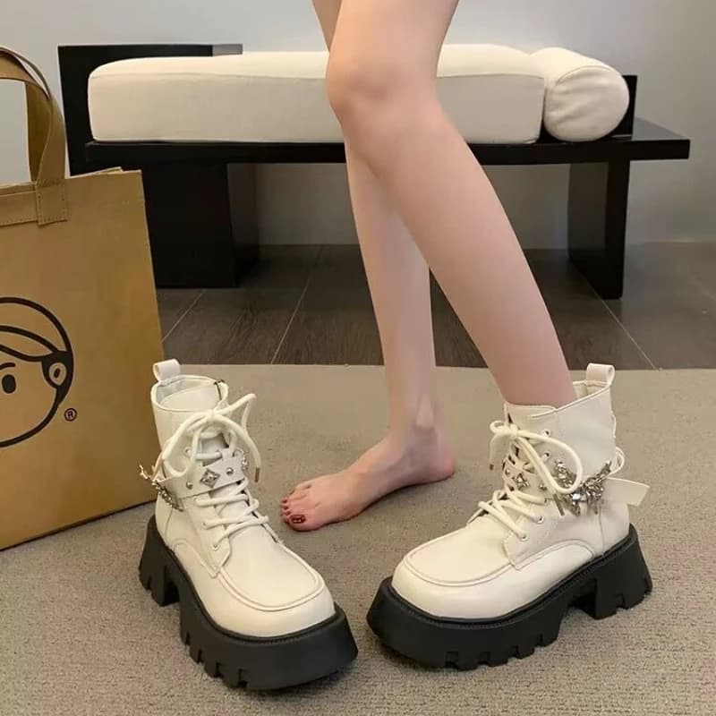Stivaletti da donna Stile britannico Antiscivolo Farfalla Stivaletti con rialzo in altezza Vendita New Rock Trend 2025 Scarpe corte da donna