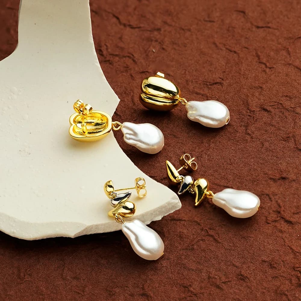ENFASHION Aretes De Mujer Orecchini con perle a goccia di pioggia per donna Ottone placcato oro 18 carati Moda delicata Incontri Gioielli E 241599