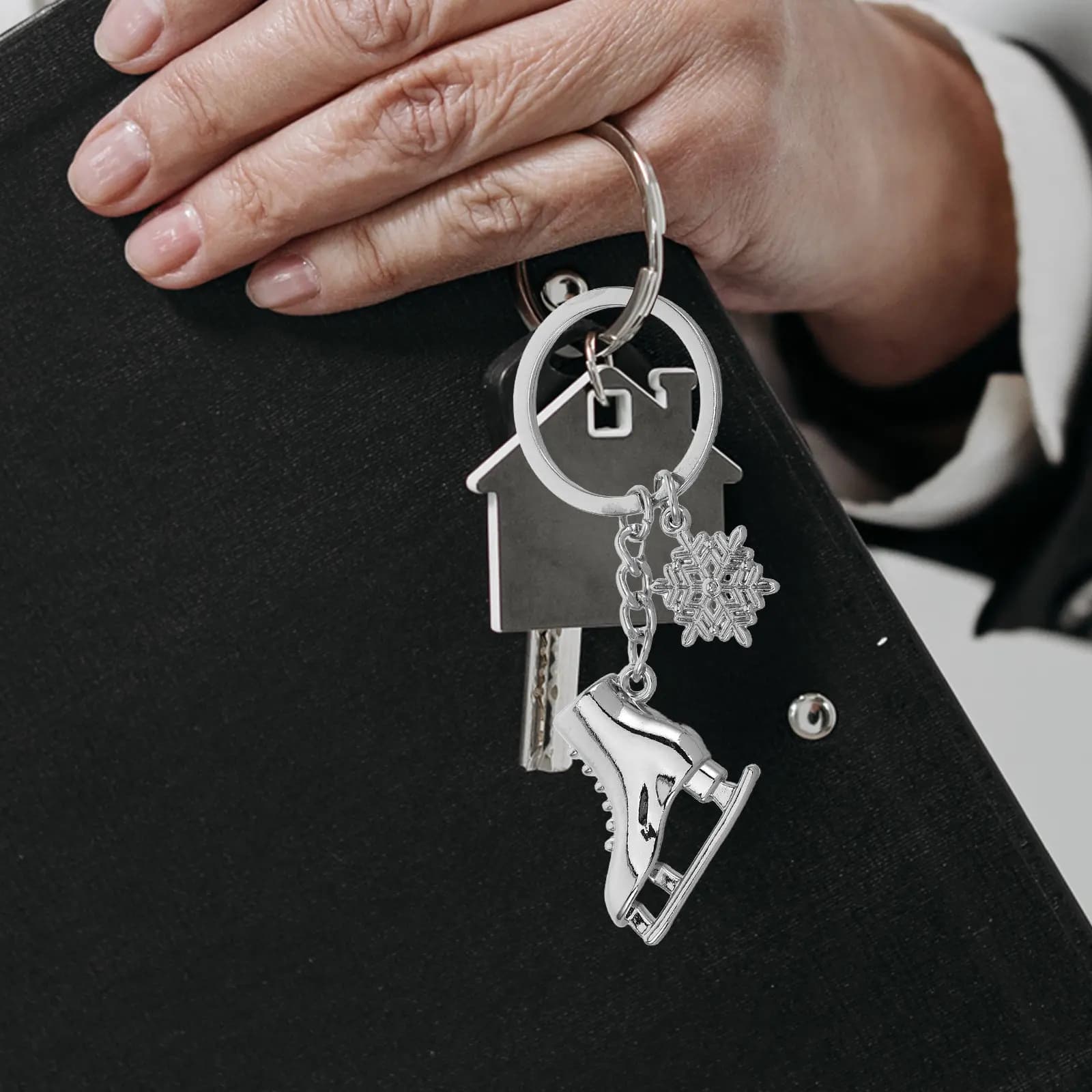 Portachiavi in Metallo a Forma di Pattino da Ghiaccio, Accessorio Miniatura Dettagliato per Chiavi, Borse, Zaini, Gioielli per Feste a Tema Pattinaggio
