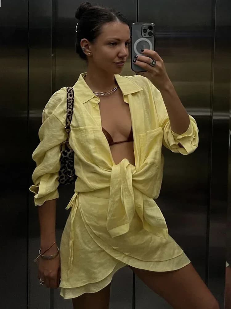 Completi estivi da spiaggia a due pezzi da donna, camicia a maniche lunghe e minigonna, set due pezzi trasparente e ampio, abbigliamento da spiaggia.