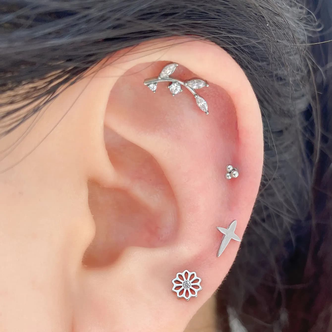 1PC Acciaio Chirurgico Fiore Serpente Luna Clicker Setto Penetrante Gioielli CZ Zircone Daith Conchiglia Orecchini Anelli Al Naso Gioielli Per Il Corpo 16G