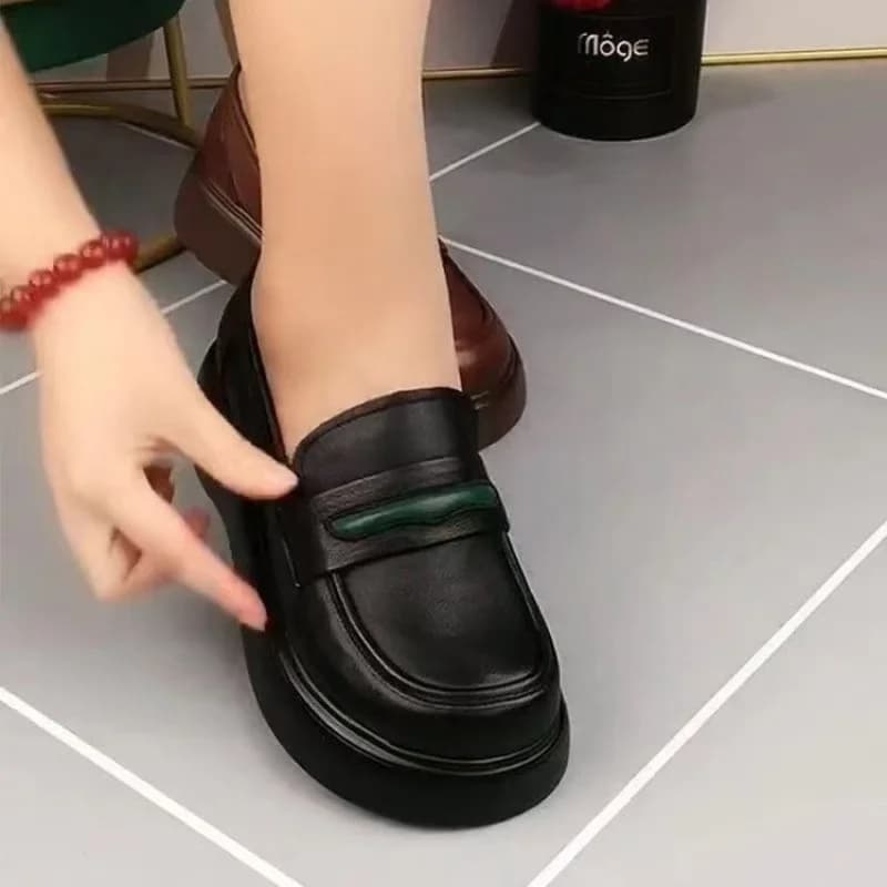 2025 Primavera Nuova Pelle Bovina Testa Rotonda Fondo Spesso Alla Moda e Versatile Torta di Spagna Fondo One Step Bocca Profonda Scarpe per Le Donne
