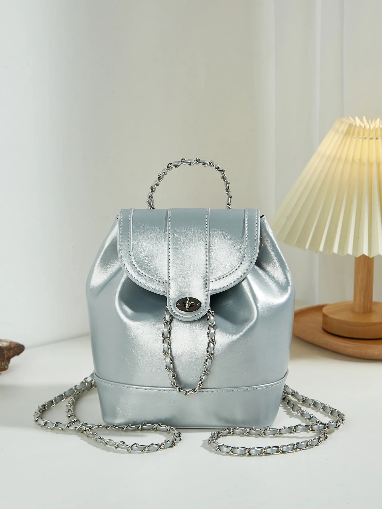 Il Nuovo Zaino Minimalista e Trendy Adatto per Shopping Quotidiano e Gite nel Weekend, Indossabile a Tracolla