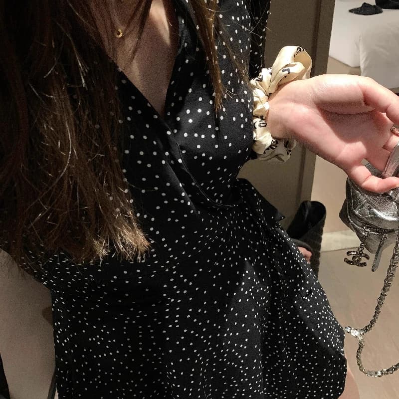 plus Size V-Neck Black Polka Dot Long Sleeve Dress Fashionable Slimming Short Skirt Women's French Style A-Line Dress for All...
