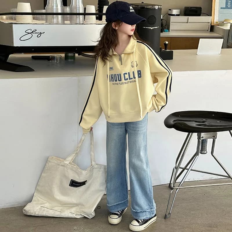 Felpa a maniche lunghe stampata con lettera a mezza cerniera con colletto polo versatile ed elegante autunno 2025 per bambini