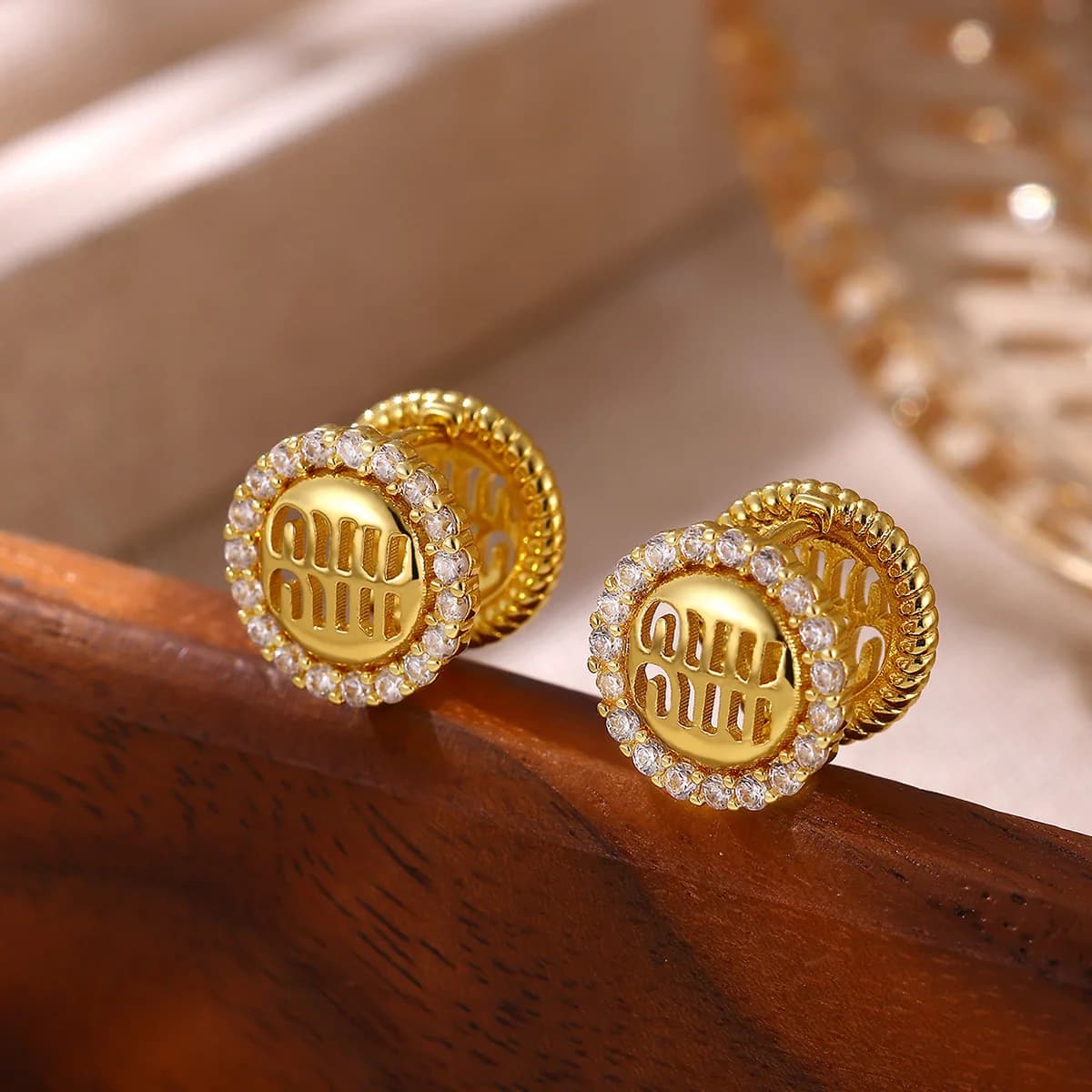 Double Sided Letter Earrings Round Crystal Halo Huggie Hoop Earring For Women Luxury Designer Birthday Jewelry Fashion Gift