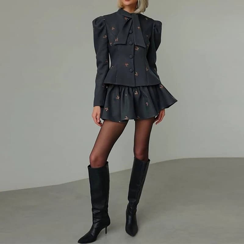 Set di camicie a maniche lunghe e gonne vintage stampate, eleganti set di gonne mini a pieghe da donna, nuovi set di gonne a vita alta primavera estate