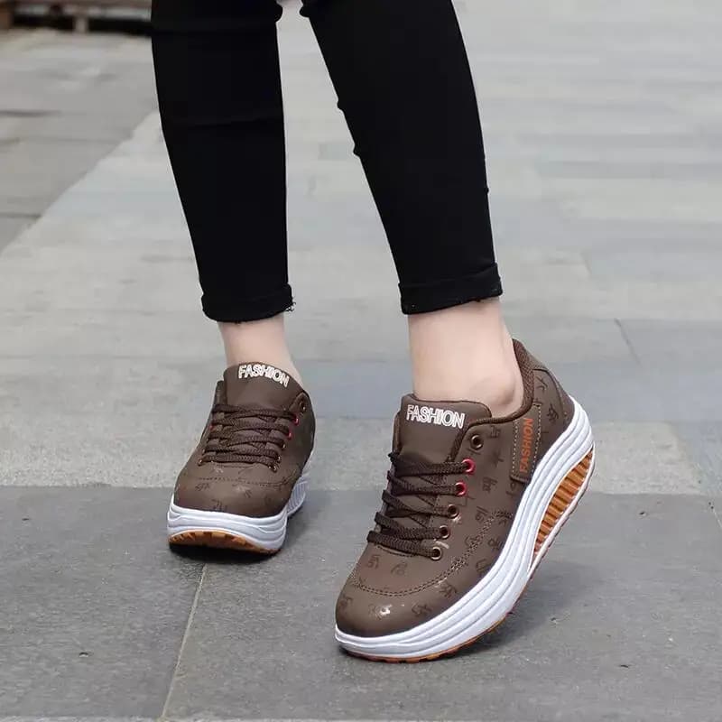 Nuove Sneakers da Donna 2026 con Zeppa e Suola Spessa, Traspiranti e Comode, Scarpe Sportive Casual con Lacci