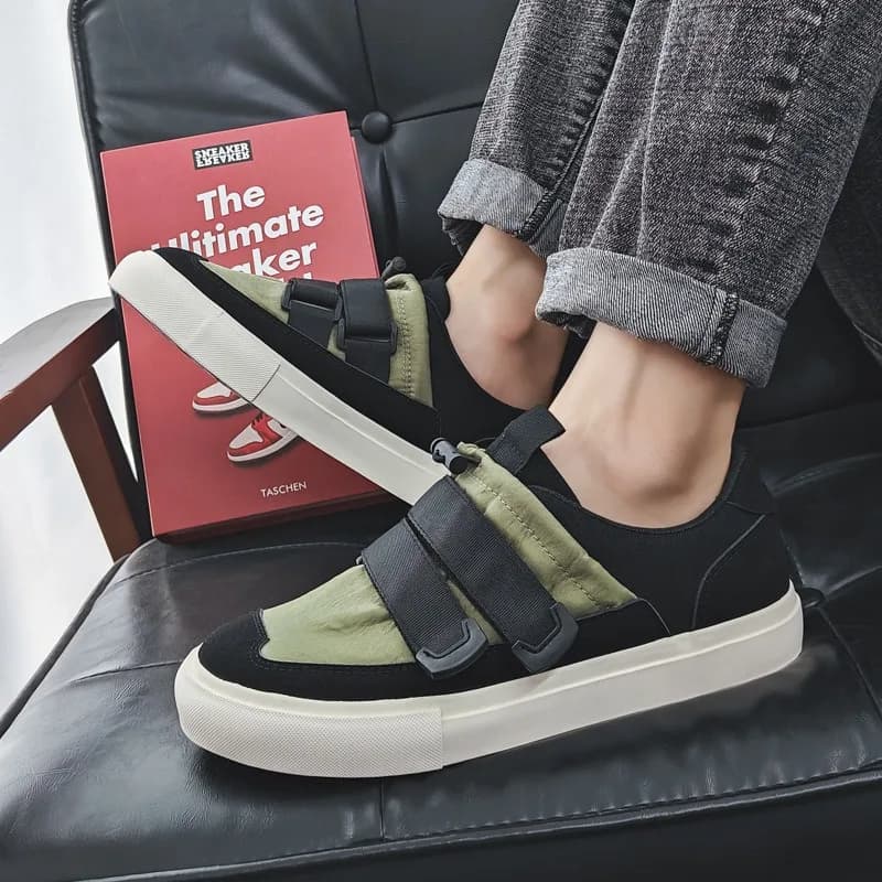 Scarpe da uomo Scarpe classiche di tela pigre Scarpe leggere da uomo casual con cinturino in velcro Scarpe da ginnastica da corsa antiscivolo per esterni Zapatos Hombre
