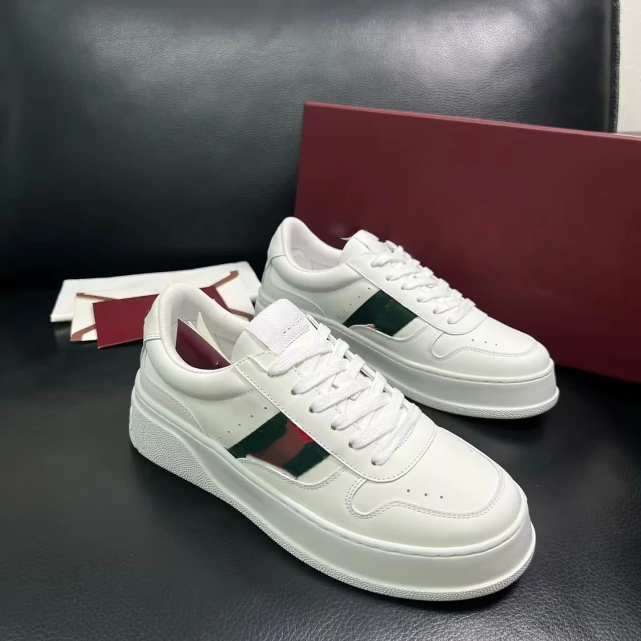 Sneakers in vera pelle, scarpe da uomo di marca di lusso, scarpe casual comode, sneakers traspiranti di fascia alta