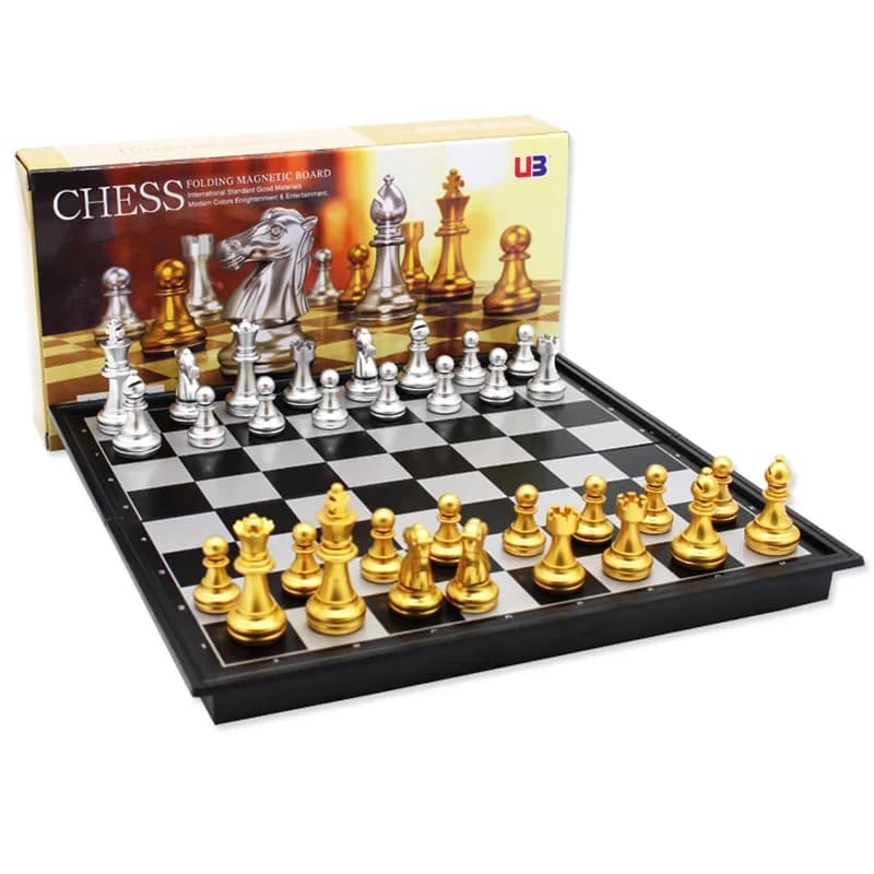 Set di scacchi classici pieghevoli medievali con scacchiera 32 pezzi Scacchi magnetici in oro argento Giochi da viaggio portatili per adulti Giocattolo per bambini