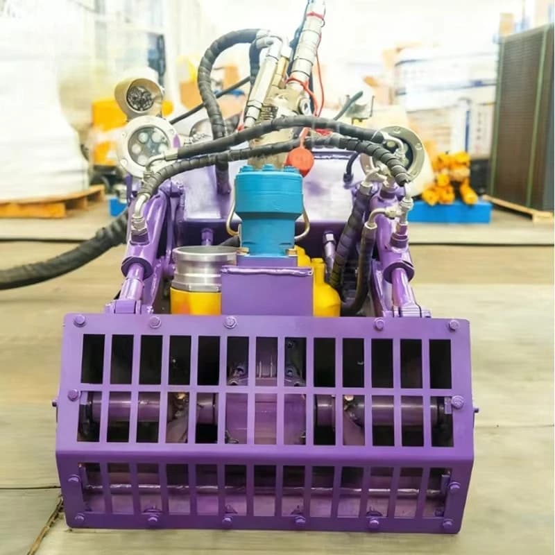 Robot Cingolato per Dragaggio con Controllo Remoto per la Pulizia di Porti e Banchine