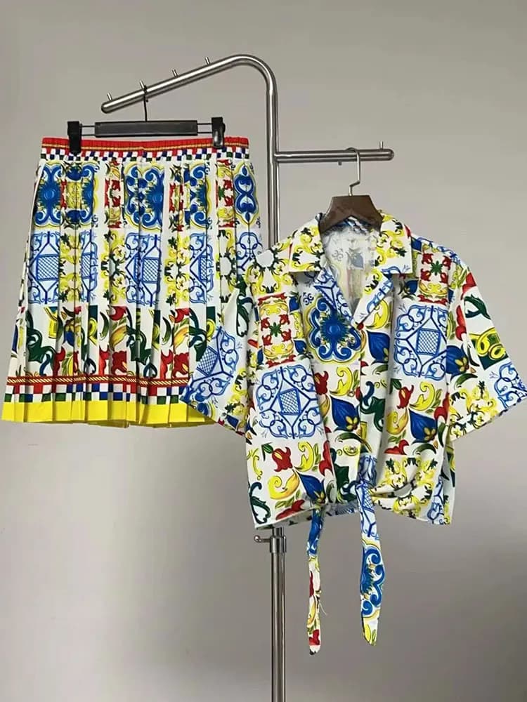 New 2026 woman's suit, two pieces: single-breasted short shirt with twisted and laces + pleated skirt with elastic waist, fashionable printed mini set