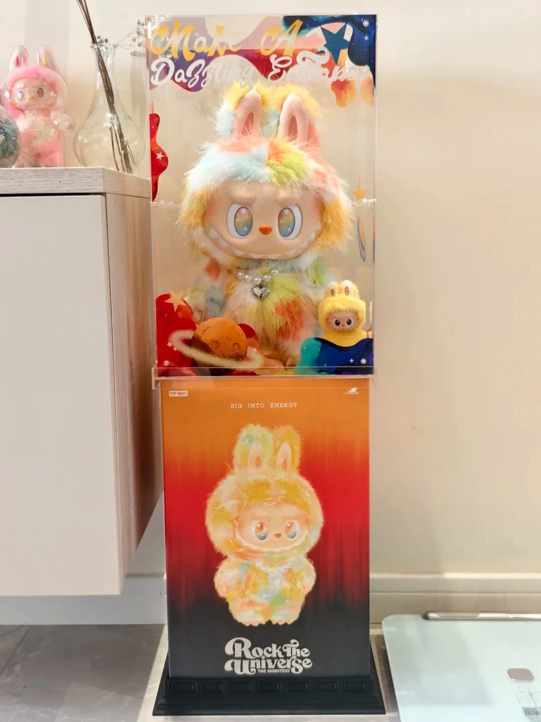 Pop Mart Prodotto Originale Autentico 37CM Labubu The Monsters Big Into Energy ROCK Statuetta in Vinile Action Figure Regalo a Sorpresa di Compleanno