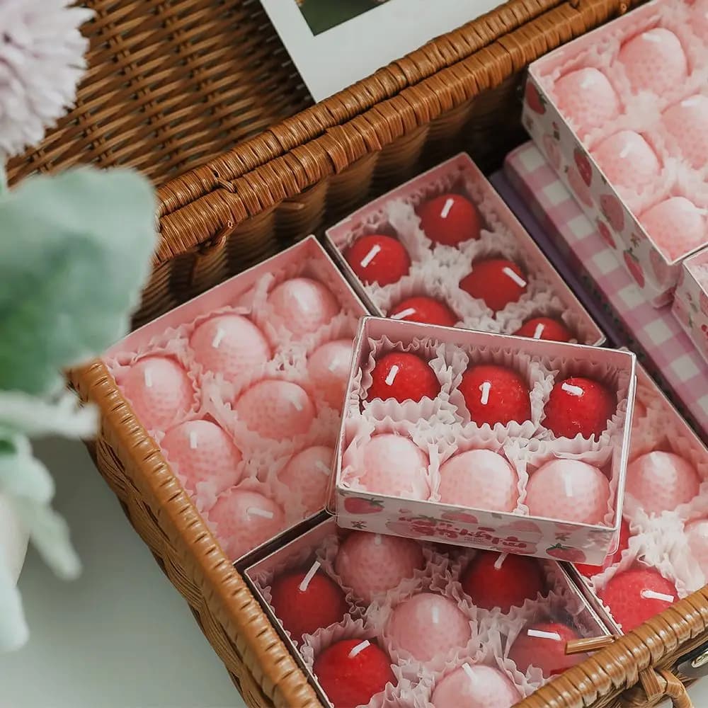 Scented candle to red strawberry pink Gift pack Fragrance per room Ornament Fidanzata Remembrance Punches for photo Candles for aromatherapy