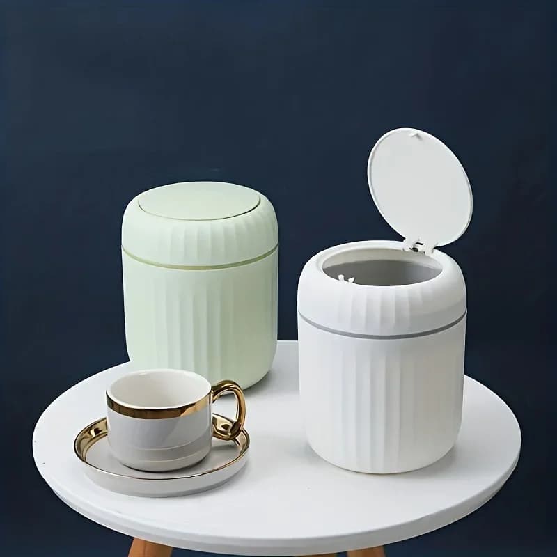 Elegante pressa piccola pattumiera per mini cestino per rifiuti in plastica creativo con coperchio per studio camera da letto cucina ufficio domestico