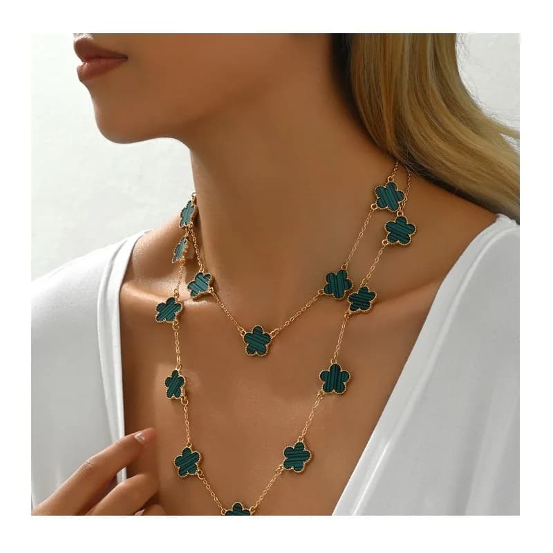 Nuovo Set di Collane da Donna con Design a Fiore di Prugna, Orecchini con Diamanti e Doppia Catena per Clavicola