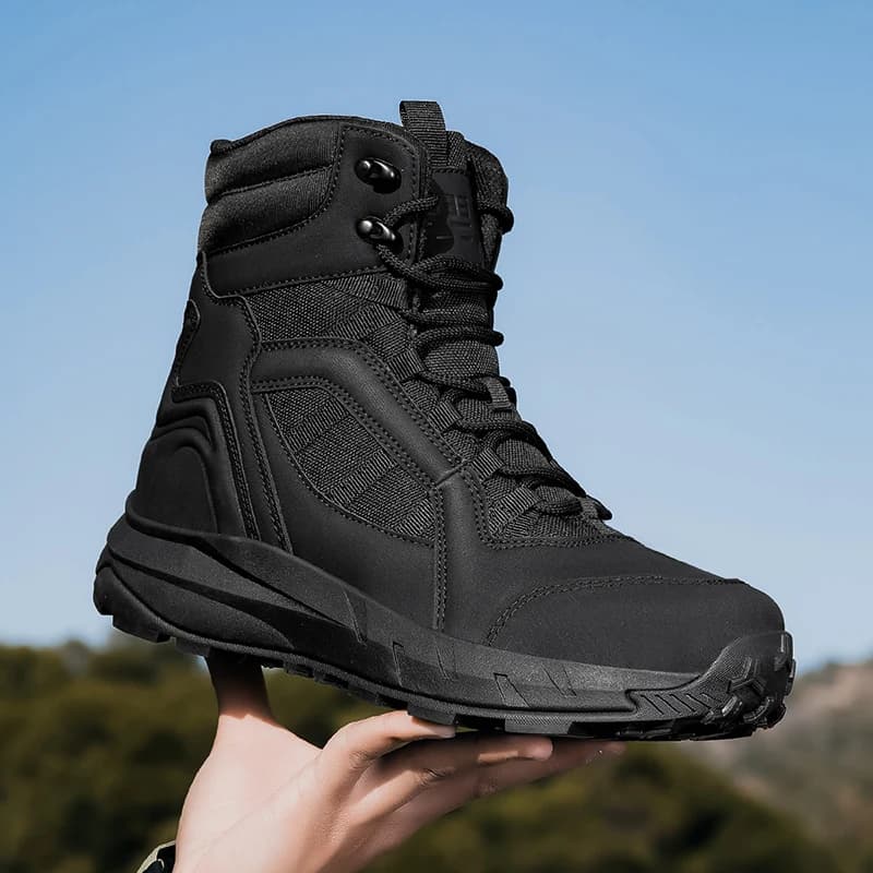 2025 Stivali da combattimento nel deserto da uomo di moda Scarpe da trekking all'aperto Uomo Caccia da lavoro Stivali di sicurezza Stivaletti da uomo Stivaletti