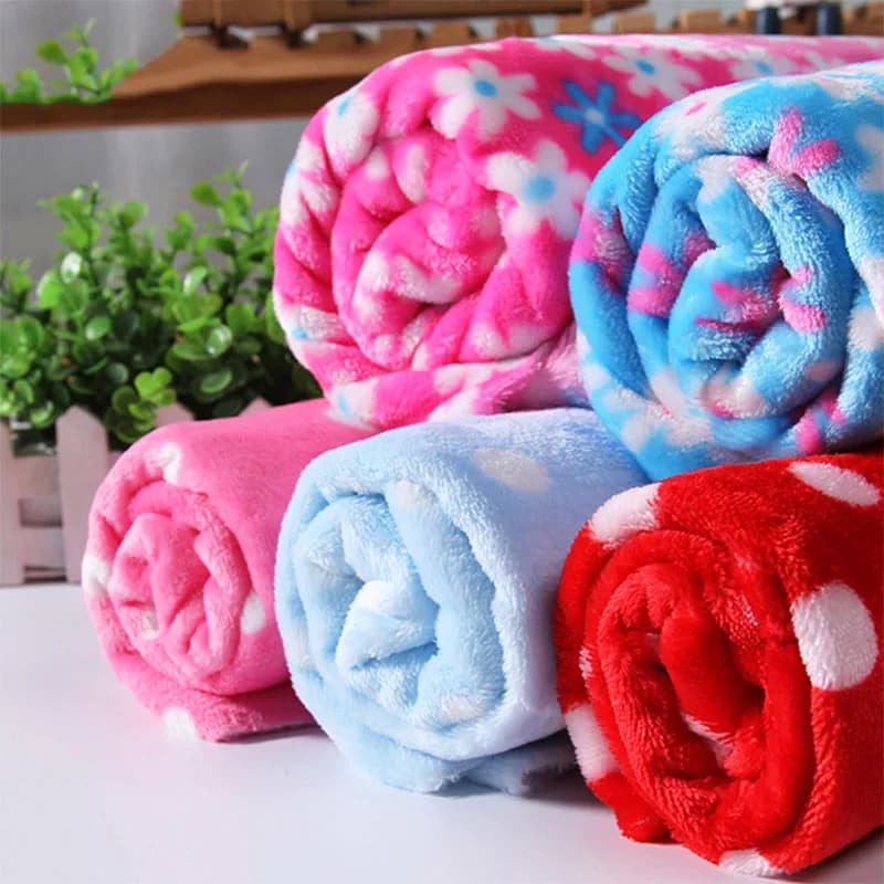 Tessuto in peluche di flanella di pile corallo: materiale morbido e caldo per abbigliamento, coperte, pigiami, trapunte fai da te e progetti di cucito di cuscini
