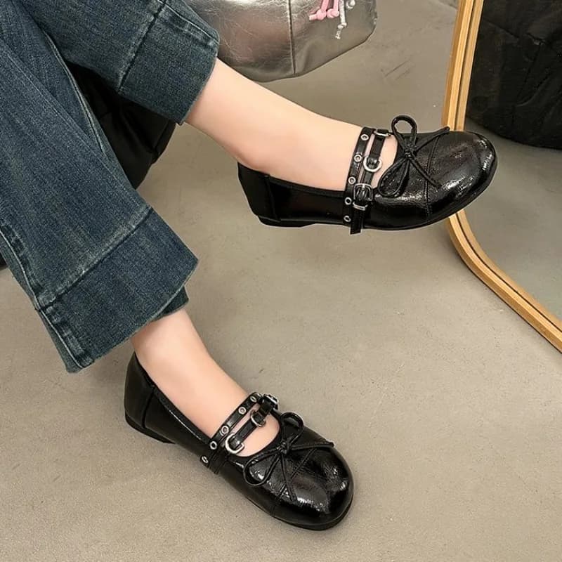 Women's spring shoes, comfortable, with round toe, soft sole, street style, elegant women's shoes.