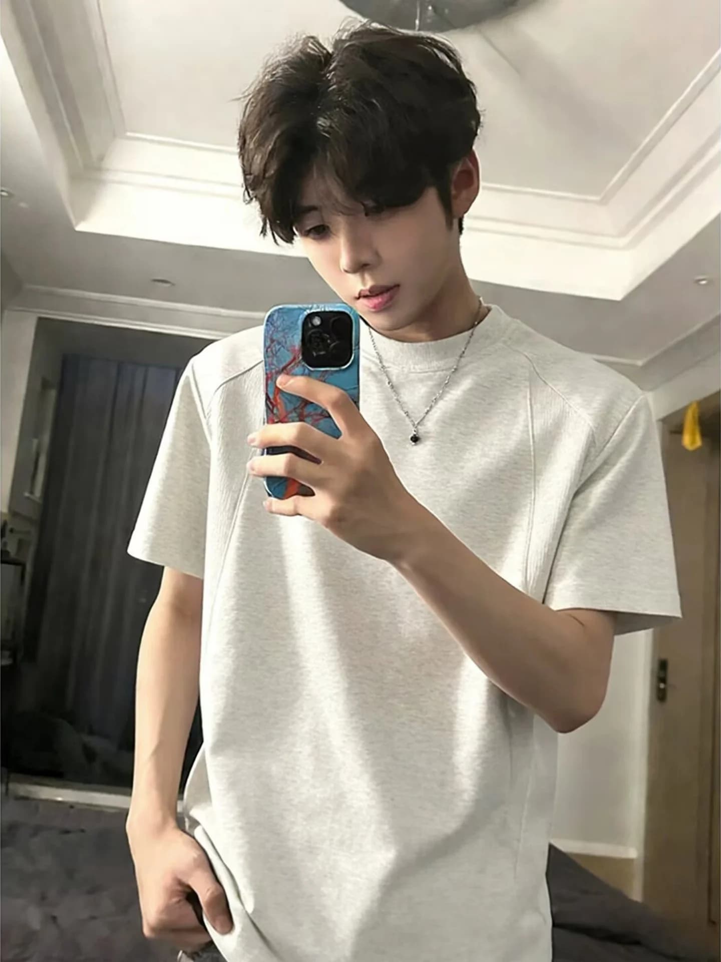 T-shirt da uomo casual bianca floreale grigia a maniche corte, estiva, per coppia, stile americano, tempo libero, con colletto piccolo e spalle larghe, a mezza manica.