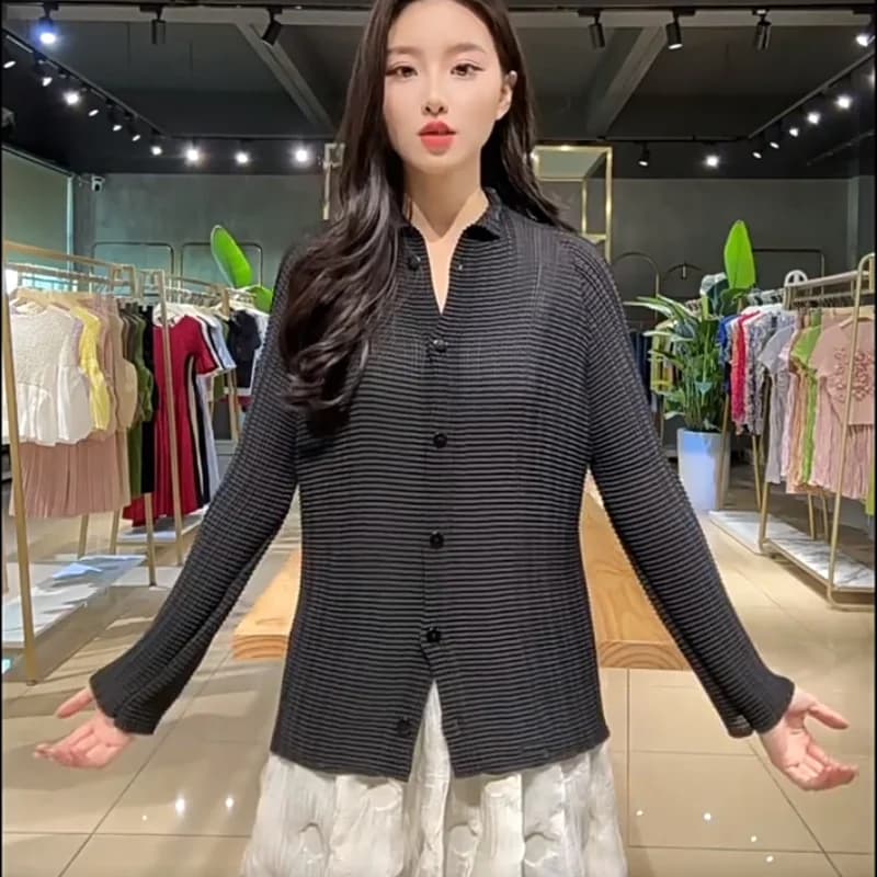 Camicia da donna a pieghe giapponese Miyake Moda sottile monopetto a maniche lunghe con protezione solare Cardigan sottile e confortevole
