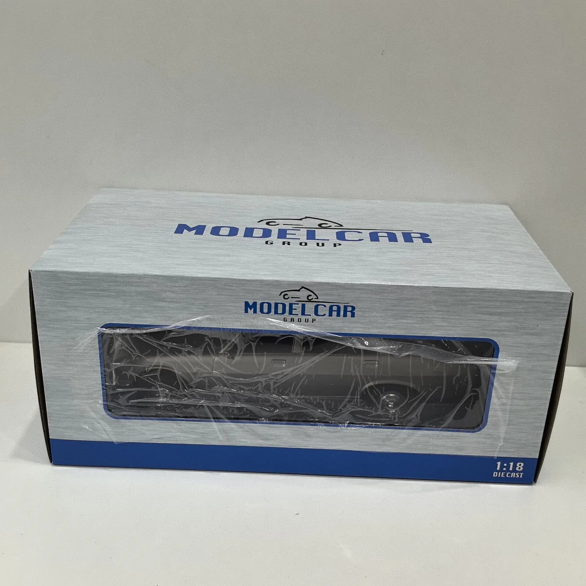 Modellino Auto in Lega Pressofusa MCG Scala 1/18 PEUGEOT 504 BREAK 53