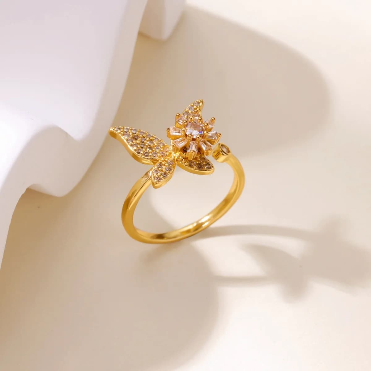 Anello di ansia con farfalla di cristallo di lusso Anelli Fidget Spinner per le donne Anello coreano con farfalla e girasole Party Bague antistress