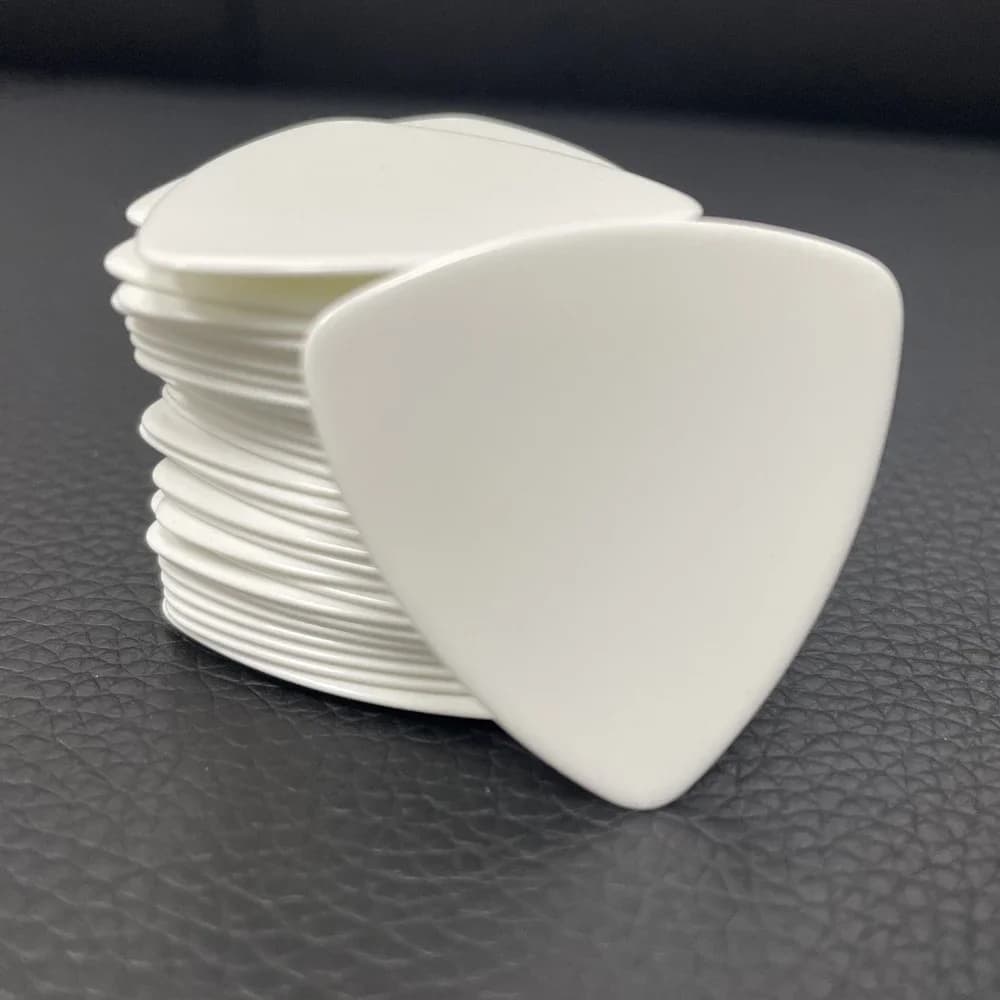 Set di 100 Plettri per Chitarra in ABS Bianchi, Triangolari Arrotondati, 0,46mm / 0,71mm / 0,96mm / 1,2mm