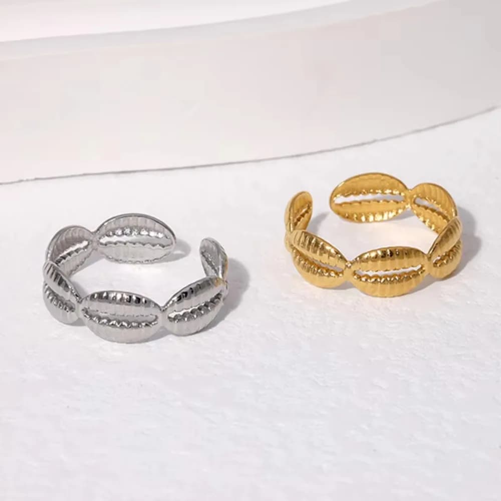 Anello Regolabile in Acciaio Inossidabile con Conchiglia Dorata e Perline, Gioiello Estivo da Spiaggia per Uomo e Donna