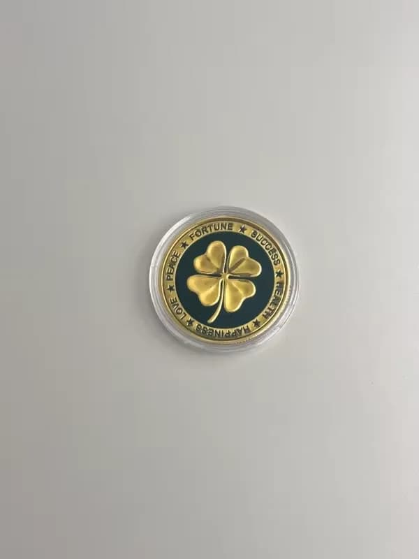 Commemorative Coin Four-Sheet luck charm, 4 cm Metal Round, Souvenir for Home Decorations