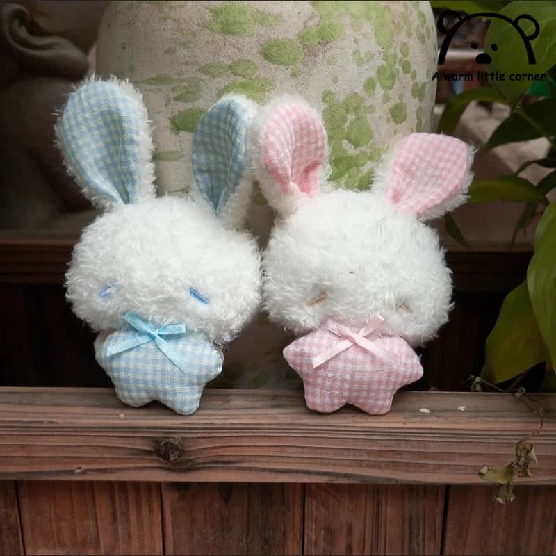 Mini Coniglio Angelo Generico in Peluche, Morbido e Carino, con Orecchie a Quadretti Rosa, Portachiavi a Sacchetto, Giocattolo Confortante, Regalo per la Fidanzata