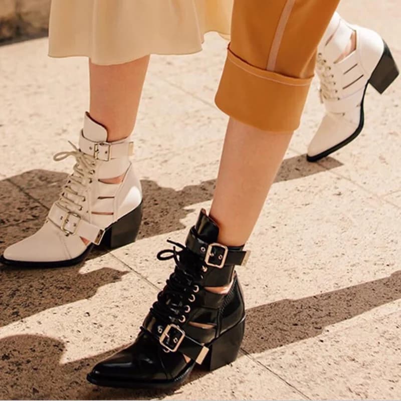 Stivaletti Chelsea da donna Punta a punta Stringati Cintura nera con fibbia Cinturino Tacchi grossi cavi Stivaletti Scarpe da passerella alla moda