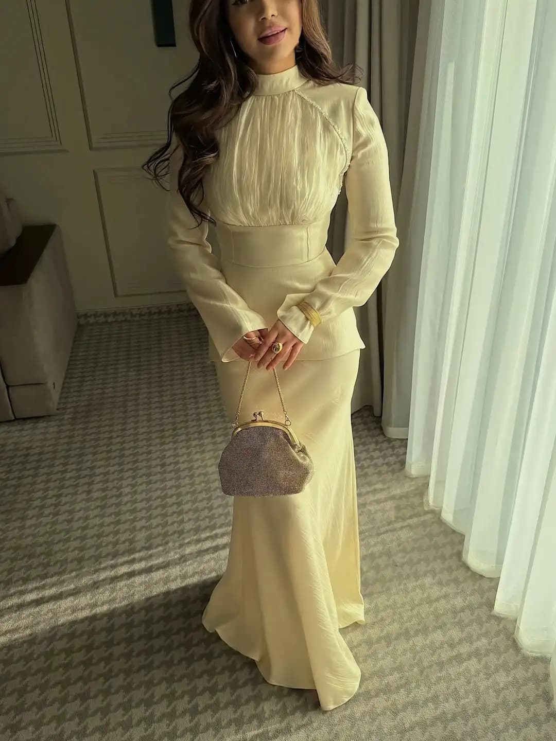 Aunber Elegante Abito da Sera Beige Albicocca a Maniche Lunghe per Donna, Vestito da Cerimonia per Tea Party, Nobile Abito a Sirena con Corsetto Personalizzabile