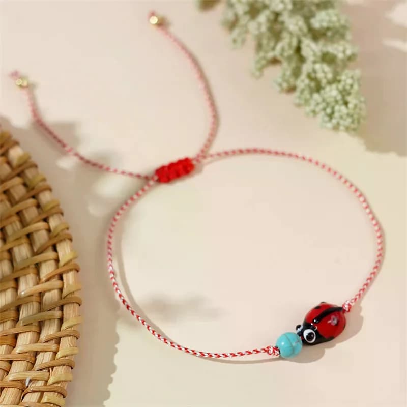 Delicato Braccialetto con Perline in Rame e Turchese Sintetico a Forma di Coccinella per Donne, Grazioso Intrecciato a Mano