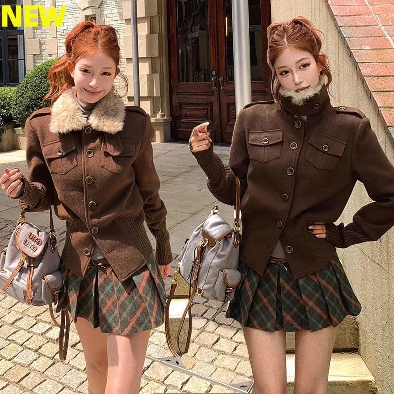 Giacca di lana con colletto abbottonato in metallo di fascia alta alla moda per l'autunno e l'inverno, trendy e cool, top caldo imbottito in cotone