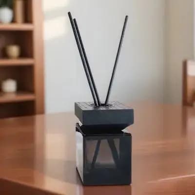 Set di 1 Diffusore in Rattan con Bottiglia per Aromi da 100ml, Coperchio in Legno, Bottiglia per Aromaterapia Senza Fiamma, Contenitore in Vetro per Diffusore di Aromi