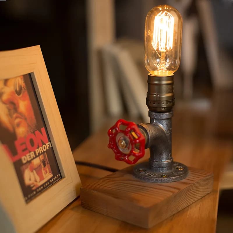 Luce notturna retrò Lampadina Edison Lampada da tavolo decorativa piccola Luce industriale per tubi dell'acqua Specifiche multi-paese